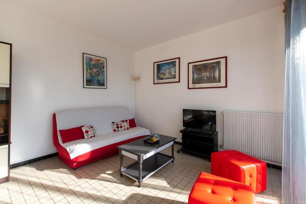 Le Cheops * Piscine * A 5 Minutes * 3 Apartment